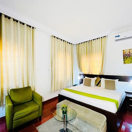 Hotel The Tranquil Mews à Abuja Extérieur photo