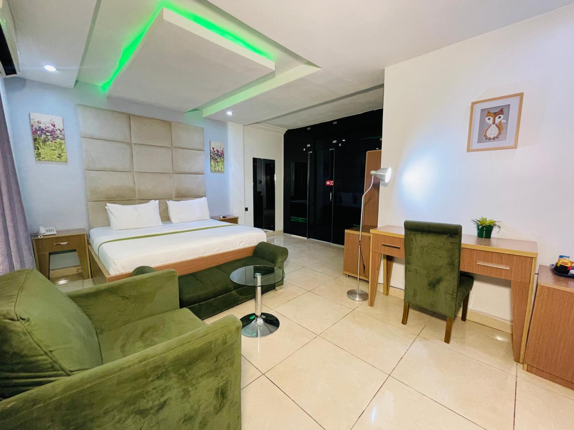 Hotel The Tranquil Mews à Abuja Extérieur photo