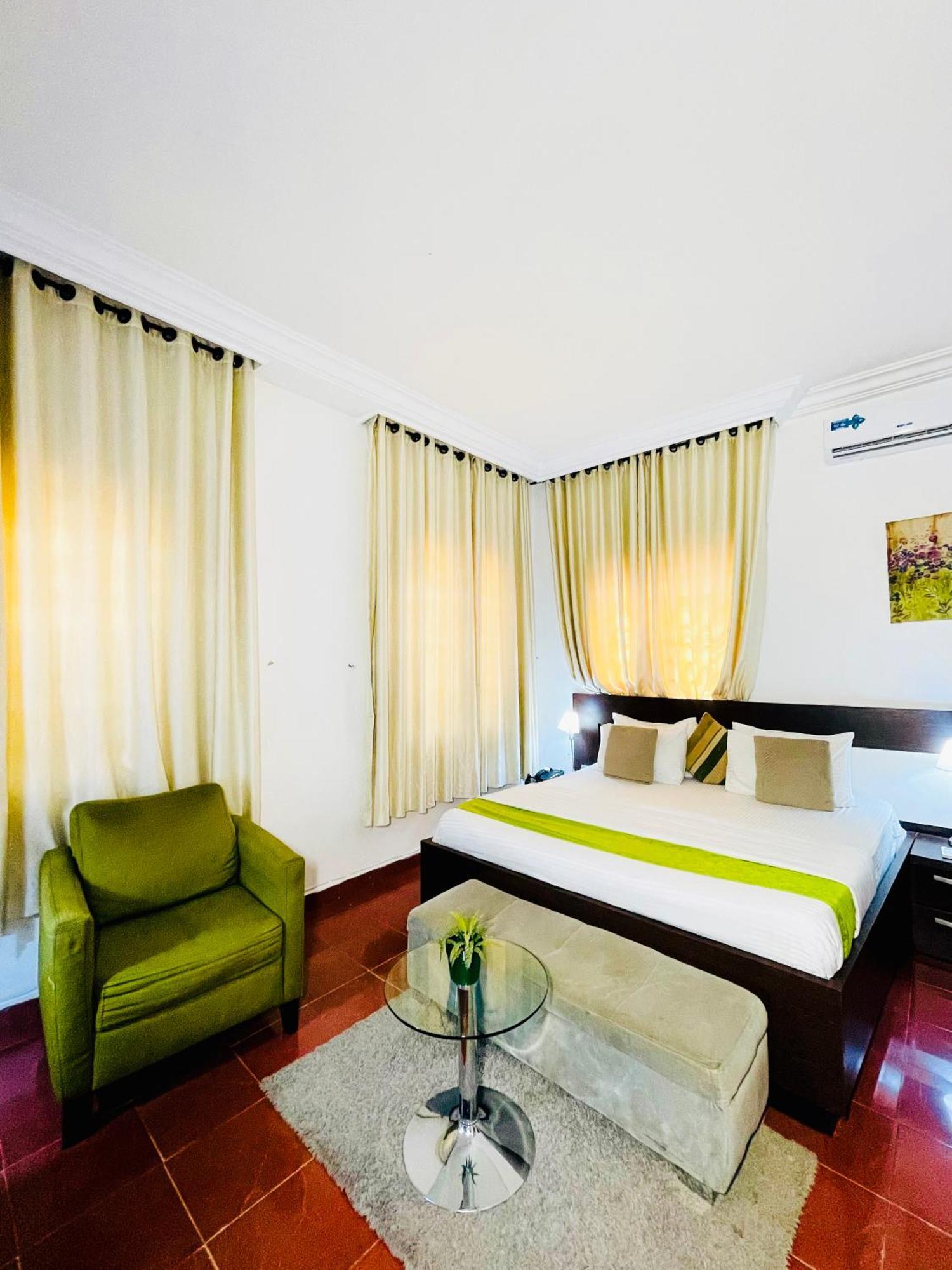 Hotel The Tranquil Mews à Abuja Extérieur photo